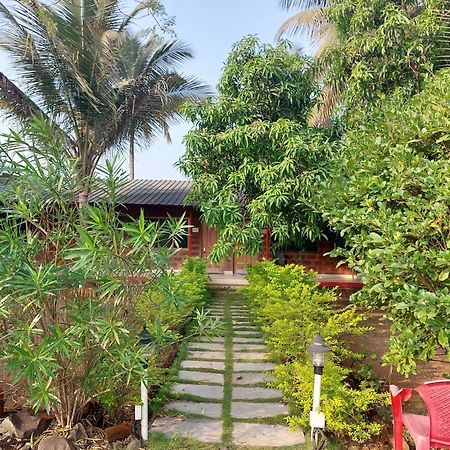 Prajakta Rest House Alibag Ruang foto