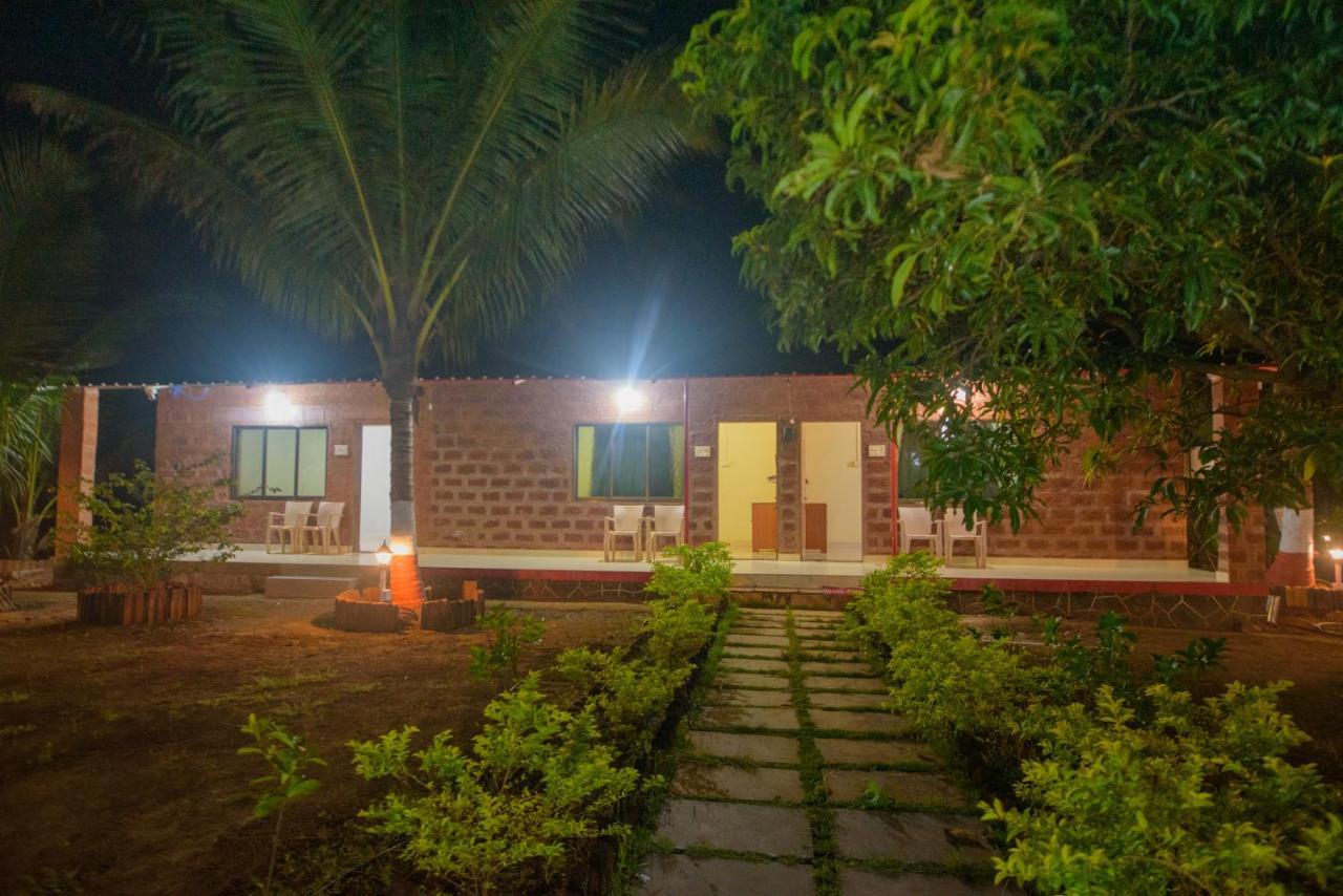Prajakta Rest House Alibag Bagian luar foto
