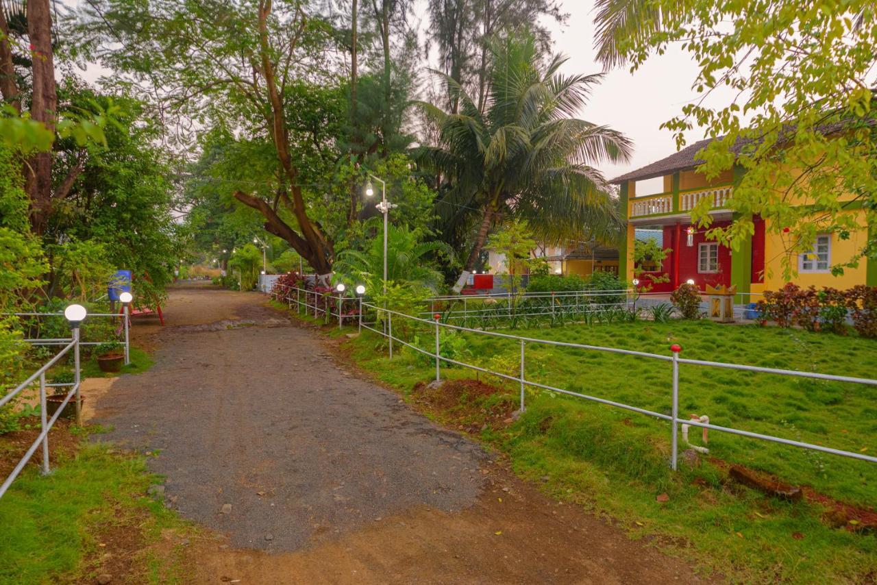 Prajakta Rest House Alibag Bagian luar foto