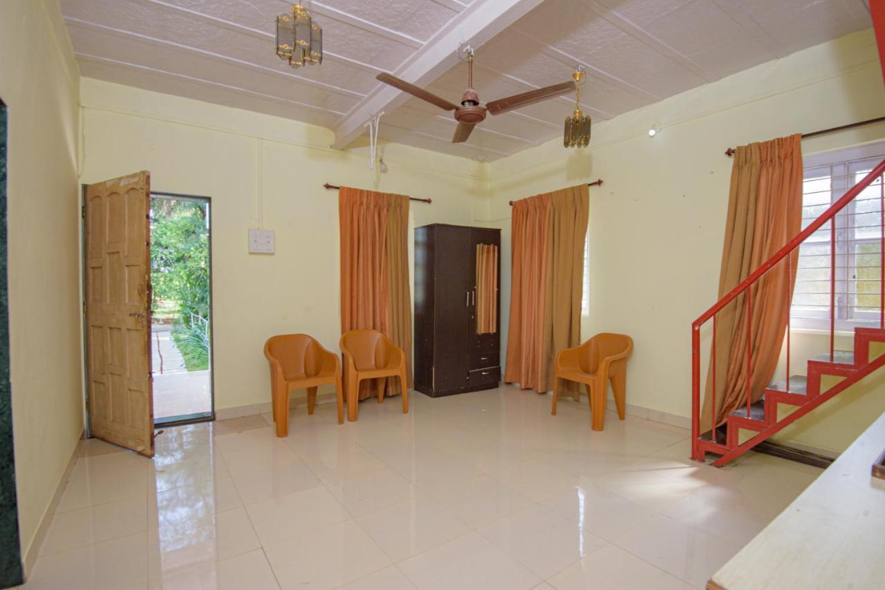 Prajakta Rest House Alibag Bagian luar foto