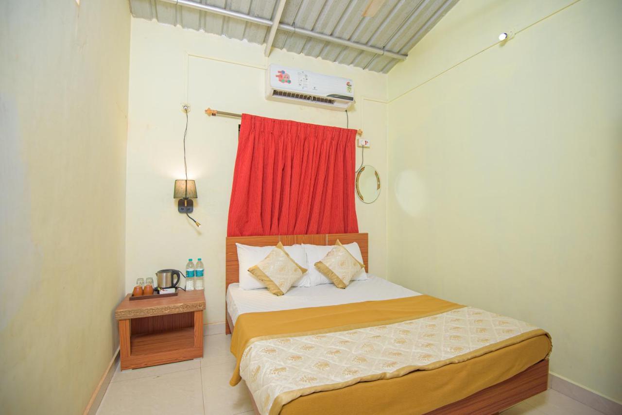 Prajakta Rest House Alibag Bagian luar foto