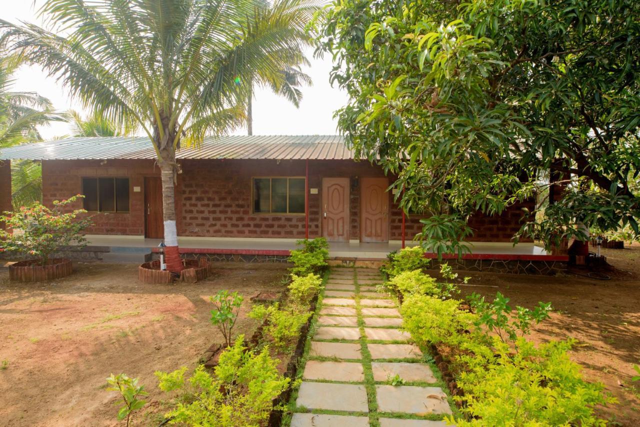 Prajakta Rest House Alibag Bagian luar foto