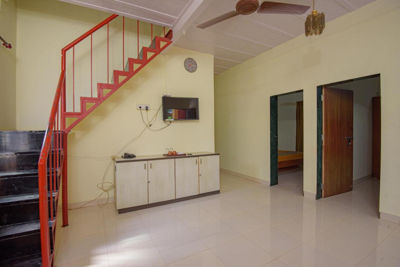Prajakta Rest House Alibag Bagian luar foto