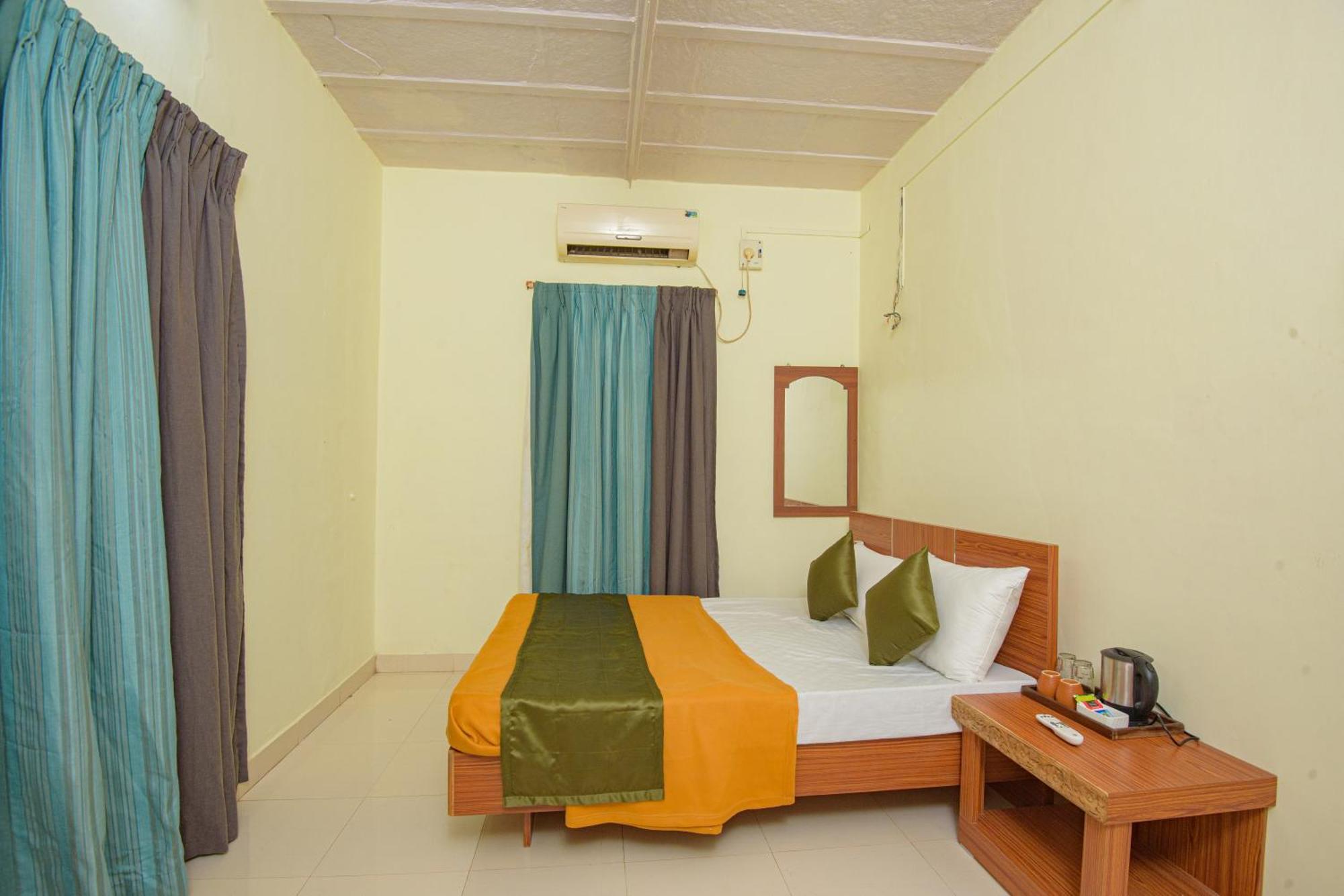 Prajakta Rest House Alibag Bagian luar foto