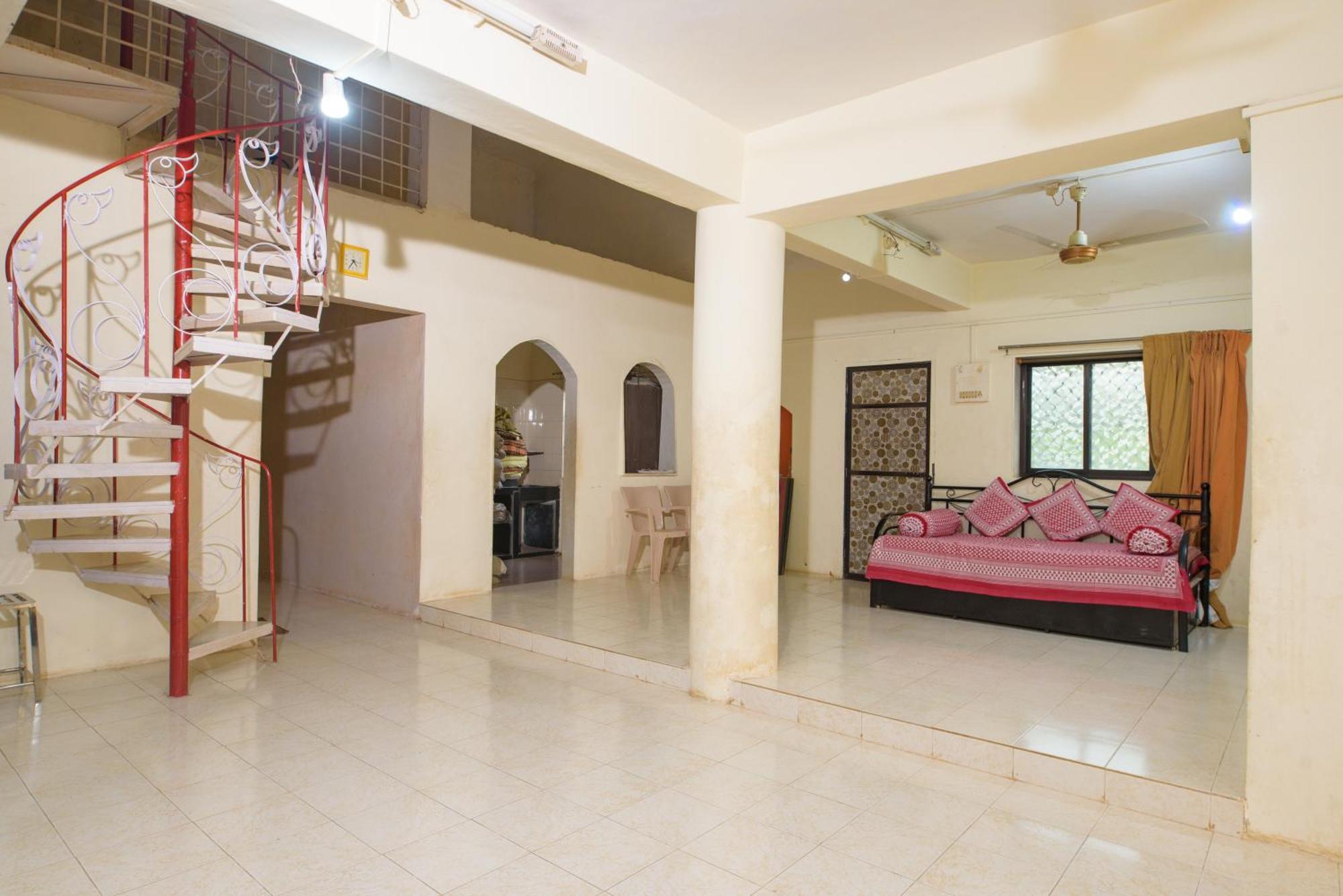 Prajakta Rest House Alibag Ruang foto