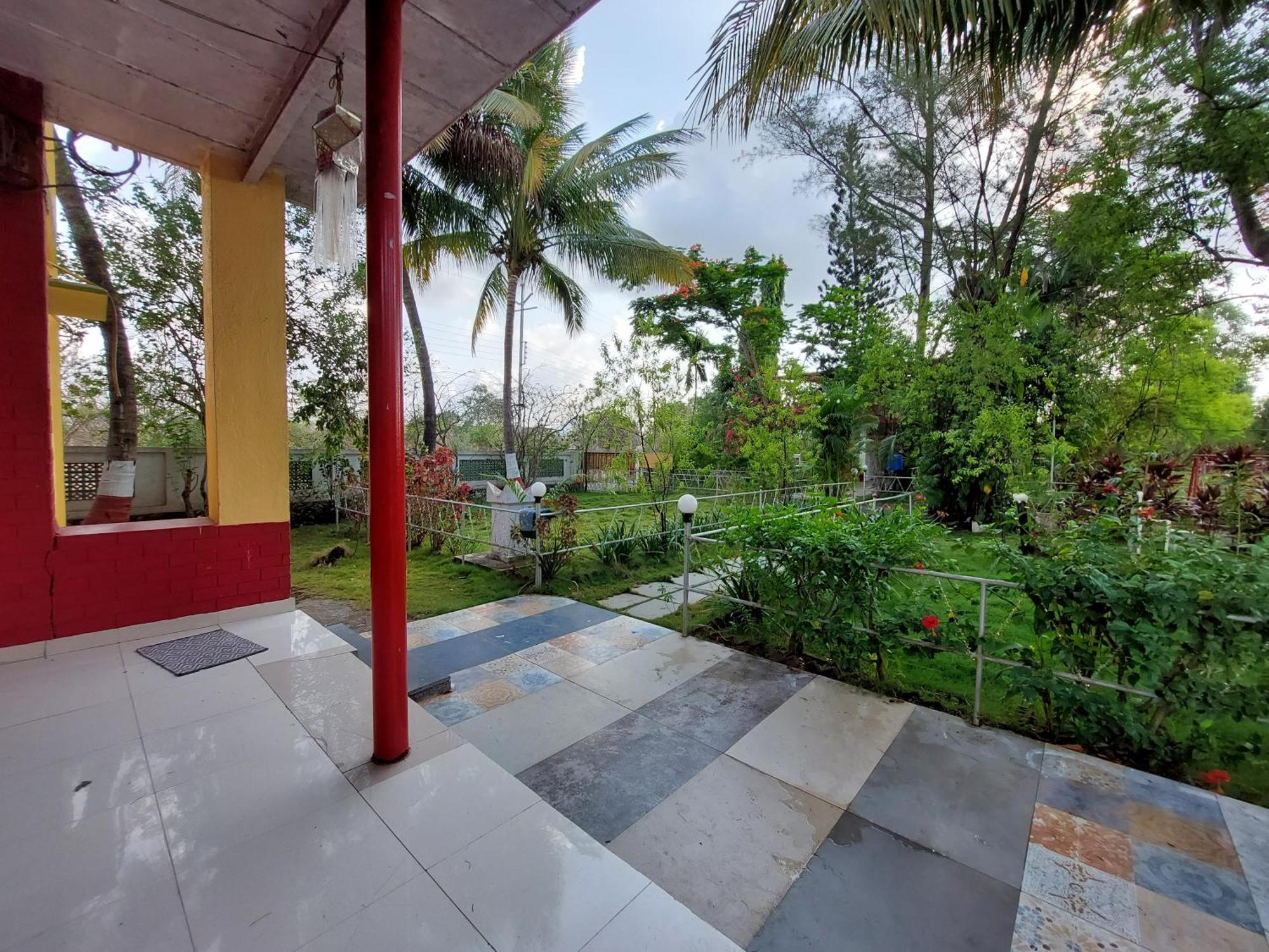 Prajakta Rest House Alibag Ruang foto